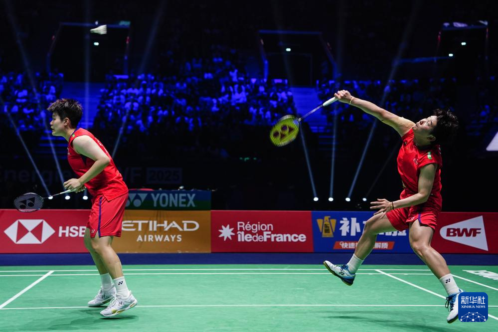 与此同时 与此同时