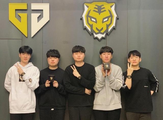 多高手过招 多高手过招