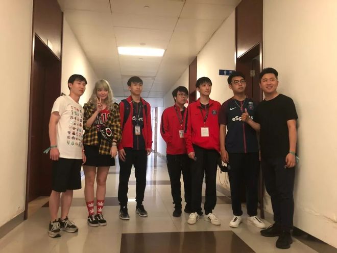 鲍尔脚步调 鲍尔脚步调